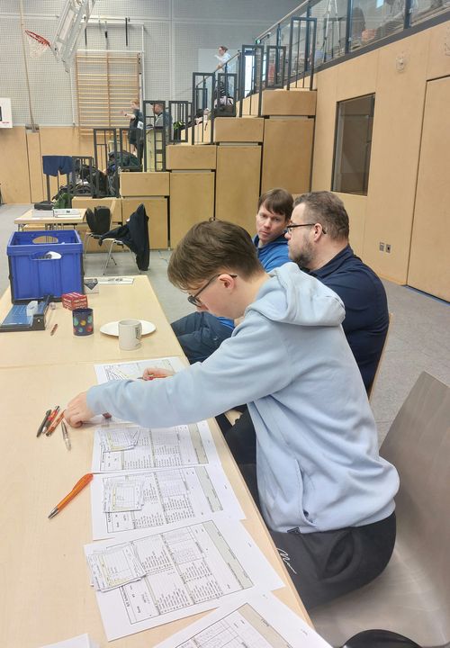 Norddeutscher Länderpokal 2026 - Eindrücke 13 Gesamtleitung mit Thorsten Lentfer (hinten), Oberschiedsrichter Marco Küchler (Mitte), unterstützt von Johannes Arndt (vorn)